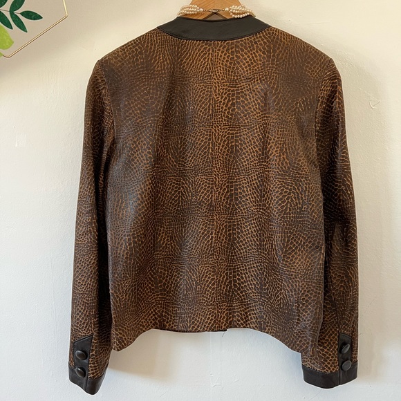 VINTAGE 90s leather CHANEL style matching jacket/skirt sz 36 Small snake print - Picture 9 of 13